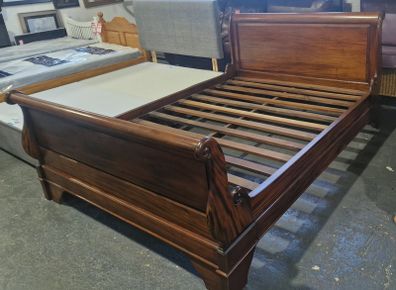 Beautiful solid mahogany sleigh bed