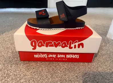 Garvalin boy sandals size EU 29- like new