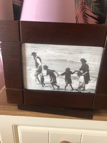 Mahogany photo frame stand