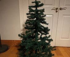 4ft Christmas Tree & Cluster lights multicolor
