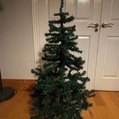 4ft Christmas Tree & Cluster lights multicolor