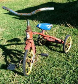vintage tricycle red flower Chinese made