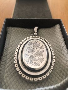 victorian silver locket 17.1 grams