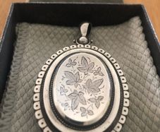 victorian silver locket 17.1 grams