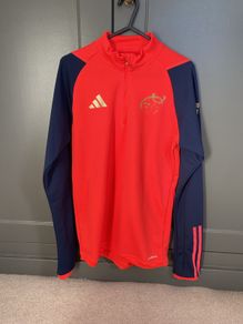 Mens Munster Rugby top size XS