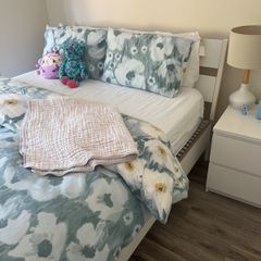 king bed w mattress