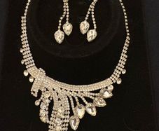 necklace and ear ring set