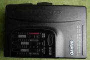 Retro Sanyo BassXpander MGR 905 walkman radio
