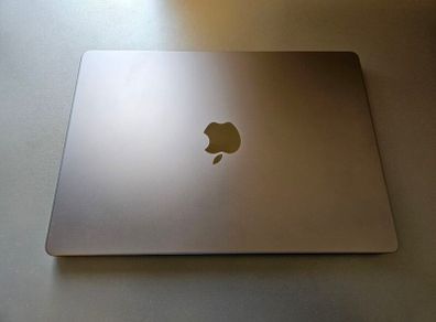 Macbook Pro 14 M5 24GB RAM 1TB SSD Space black