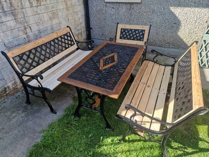 Garden table with 2 bench and 1 chair [ cast iron ]