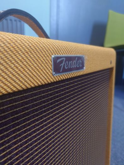 Fender Blues JR. Tweed W/ Vintage Style Footswitch