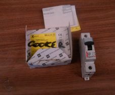 32 amp contact breaker