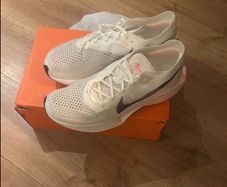 Nike Zoom Vaporfly UK12