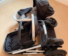 Cuggl 2-in-1 Pushchair & Carrycot Travel System