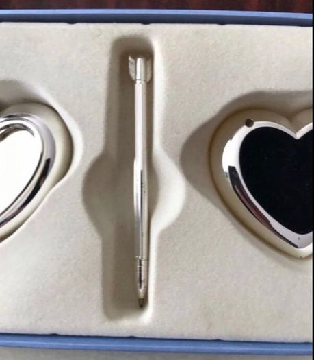 Newbridge gift set ,pen and pen holder and photo loveheart