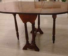vintage wood dropleaf side table/coffee table