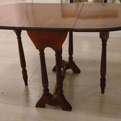vintage wood dropleaf side table/coffee table