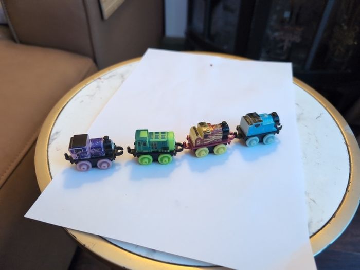 4x Thomas & Friends Minis Glow in the Dark Collection