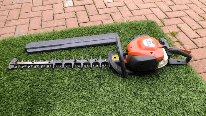 husqvarna hedge cutters