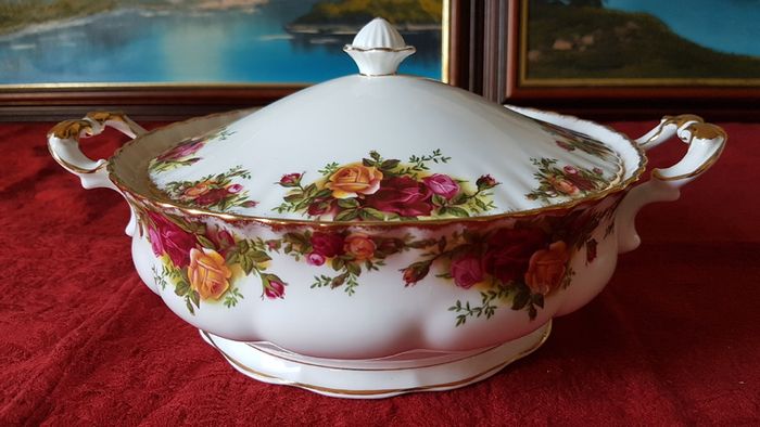 13 Piece Royal Albert Old Country Roses Bone China Gold Gilt Soup Coupe Set With Lidded Tureen Made In England