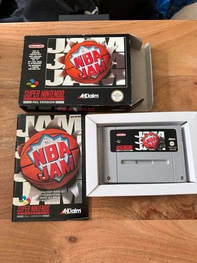 Super Nintendo retro console + games Mario