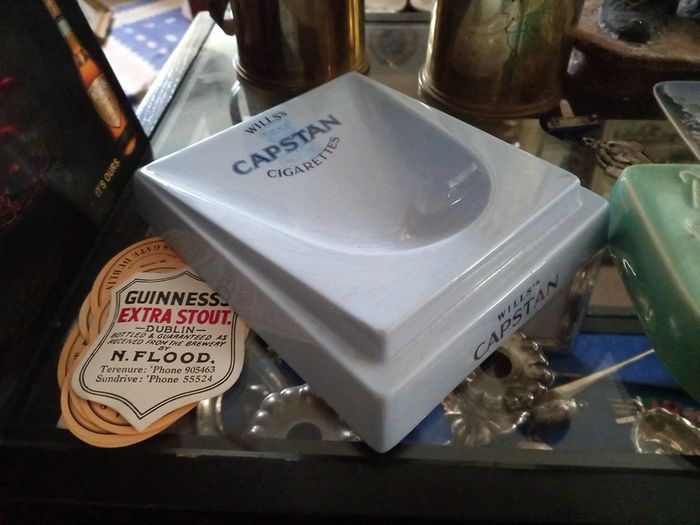 Wills's Capstan change tray