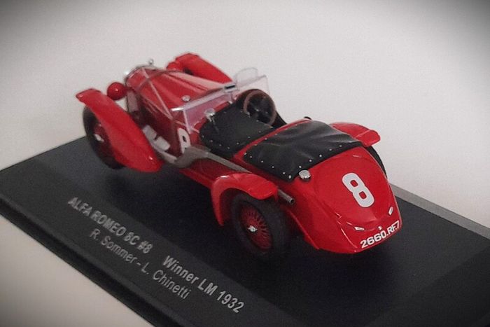 Diecast Model Le Mans Winning Alfa Romeo 8C 2300 Le Mans 1932 1st - IXO 1:43