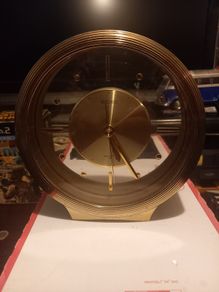 Clock. Sieko  Quarts  Metal