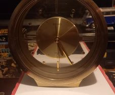 Clock. Sieko  Quarts  Metal