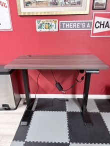 Electric height-adjustable sit-stand desk