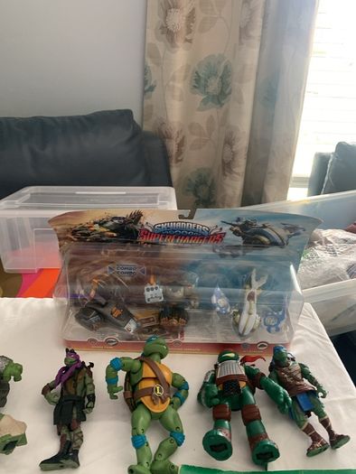 toys
