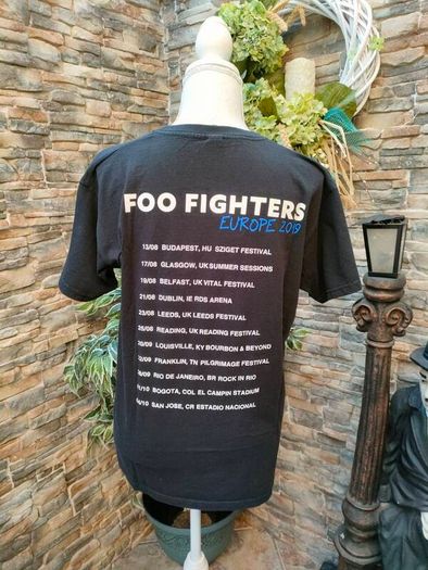 Foo Fighters 2019 European Tour T-shirt  Size Medium  Front and Back Print's  Excellent Condition