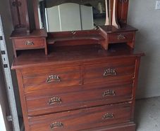 Solid wood chest of drawers
