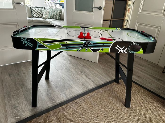 Air Hockey Table