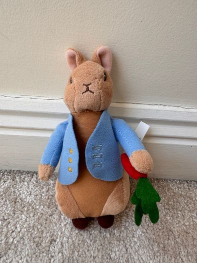 The World Of Beatrix Potter Soft Plush Bunny Peter Rabbit with Carrot approx. 15 cm. Used Please see photos