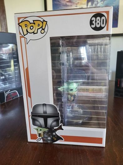 Jumbo 10 inch Mandalorian with child Funko Pop