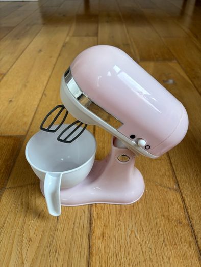 Classy Kitchen Appliance Set