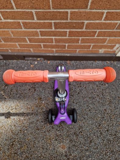 Micro Maxi Deluxe Scooter Purple