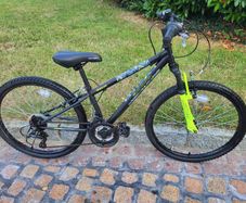 Apollo Gridlok Junior Mountain Bike - 24" Wheel