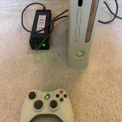 XBox 360 - 1 controller + games - tested/working