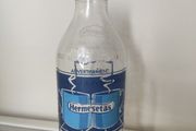 Unigate 1980s milk bottle Hermesetas