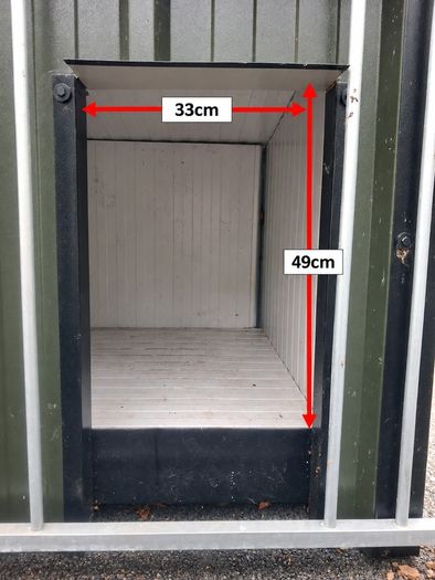 Dog kennel and dog run