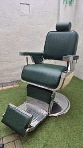 vintage Barbers chair