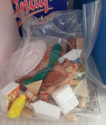 New Sindy vintage unopened Fridge freezer and toy food