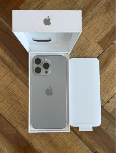 iPhone 15 pro max 512gb unlocked otterbox xt 89% battery
