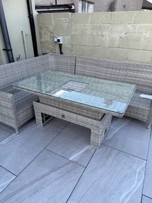 Garden Table & chairs, comes with full cushions