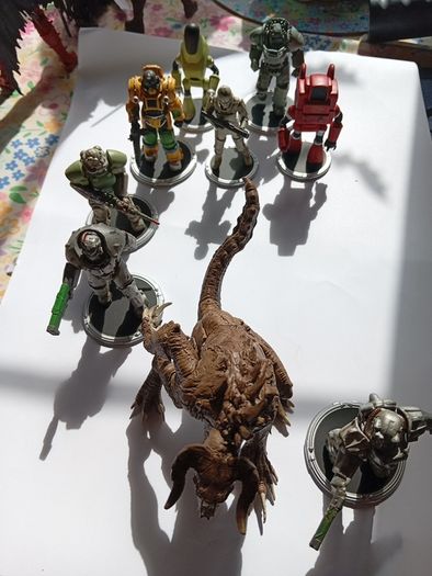 fallout figures complete set including deathclaw BAF