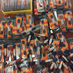 Over 450 pairs of new shoe laces