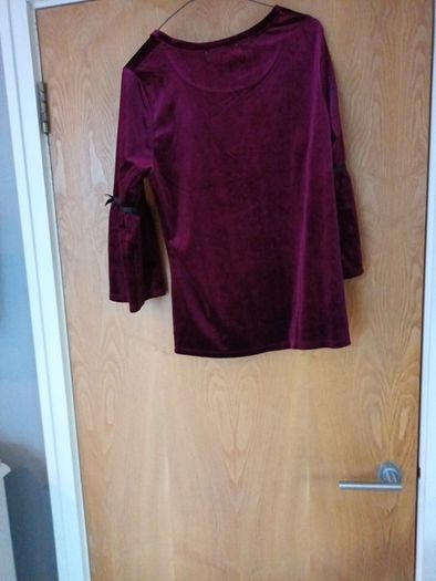 Rowan Avenue Wine  Velvet  Top. S. XL 14/16