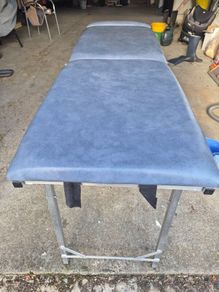 Massage bed